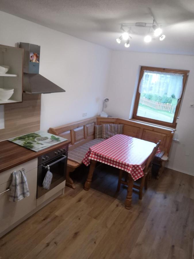Apartment Auszeit Mit Kueche Viel Ruhe Und Natur Untrasried Екстериор снимка